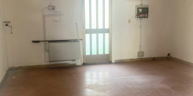 Locale commerciale vetrinato a Udine