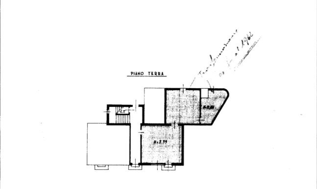 Locale commerciale vetrinato a Udine