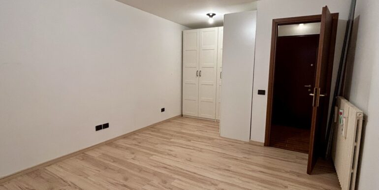 Villa di testa con ampio giardino privato