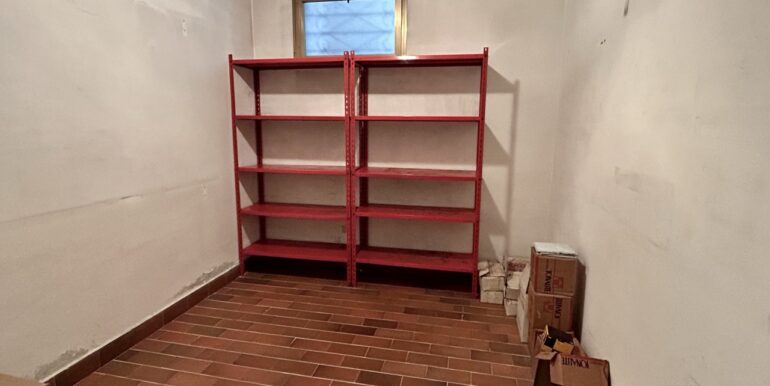 Villa di testa con ampio giardino privato