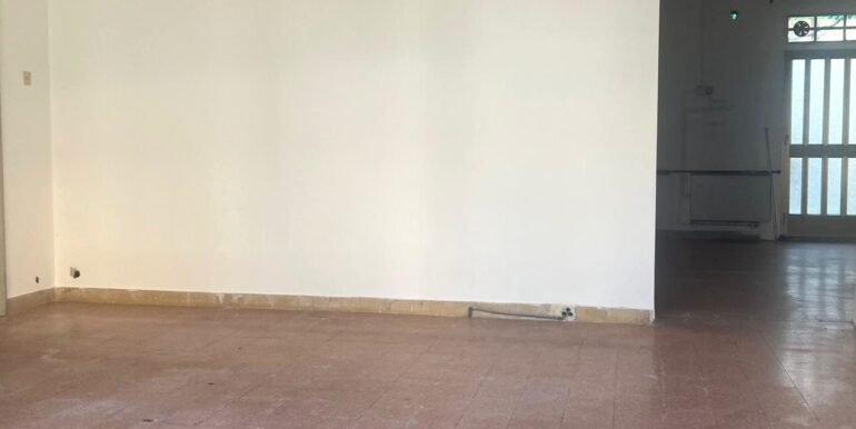 Locale commerciale vetrinato a Udine