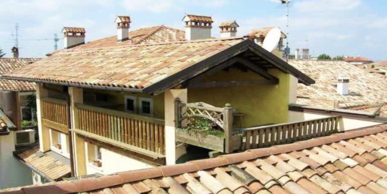 Appartamento con altana vista castello