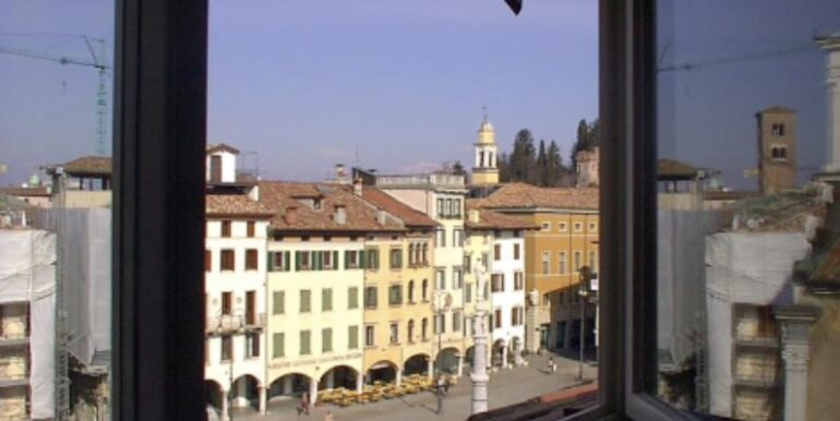 Appartamento con altana vista castello