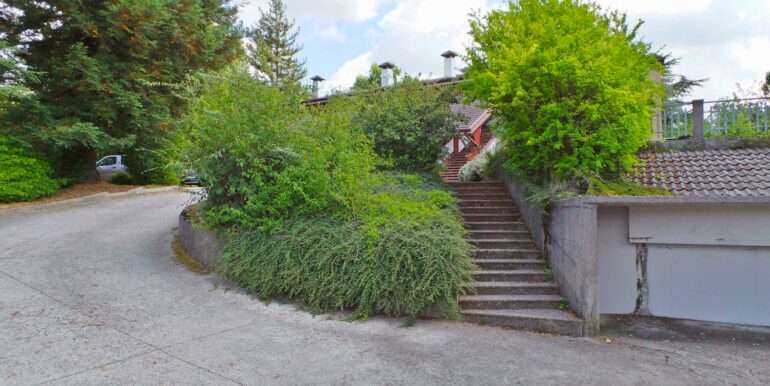 Villa indipendente con vigneto
