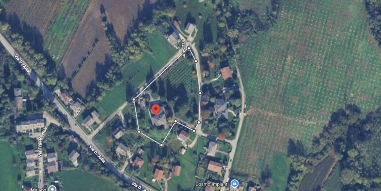 Villa indipendente con vigneto