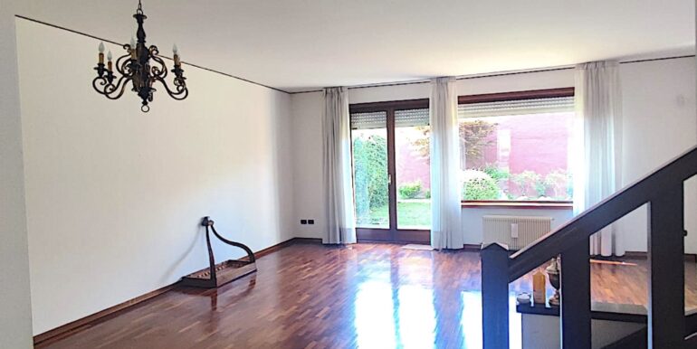 Splendida villa a schiera su tre livelli in zona ospedale