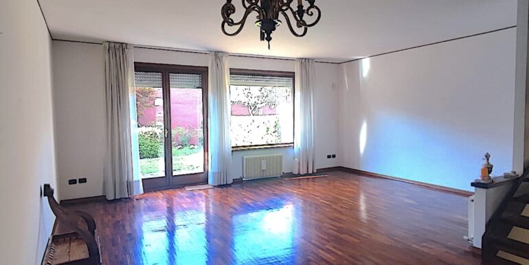 Splendida villa a schiera su tre livelli in zona ospedale