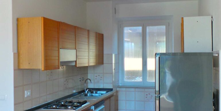 Casa bicamere con studio e cortile