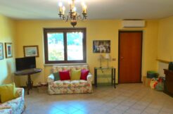Villetta a schiera tricamere con garage doppio